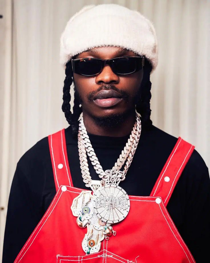 You are currently viewing Sam Larry, Naira Marley, Zinoleesky spotted in public weeks after release from police custody