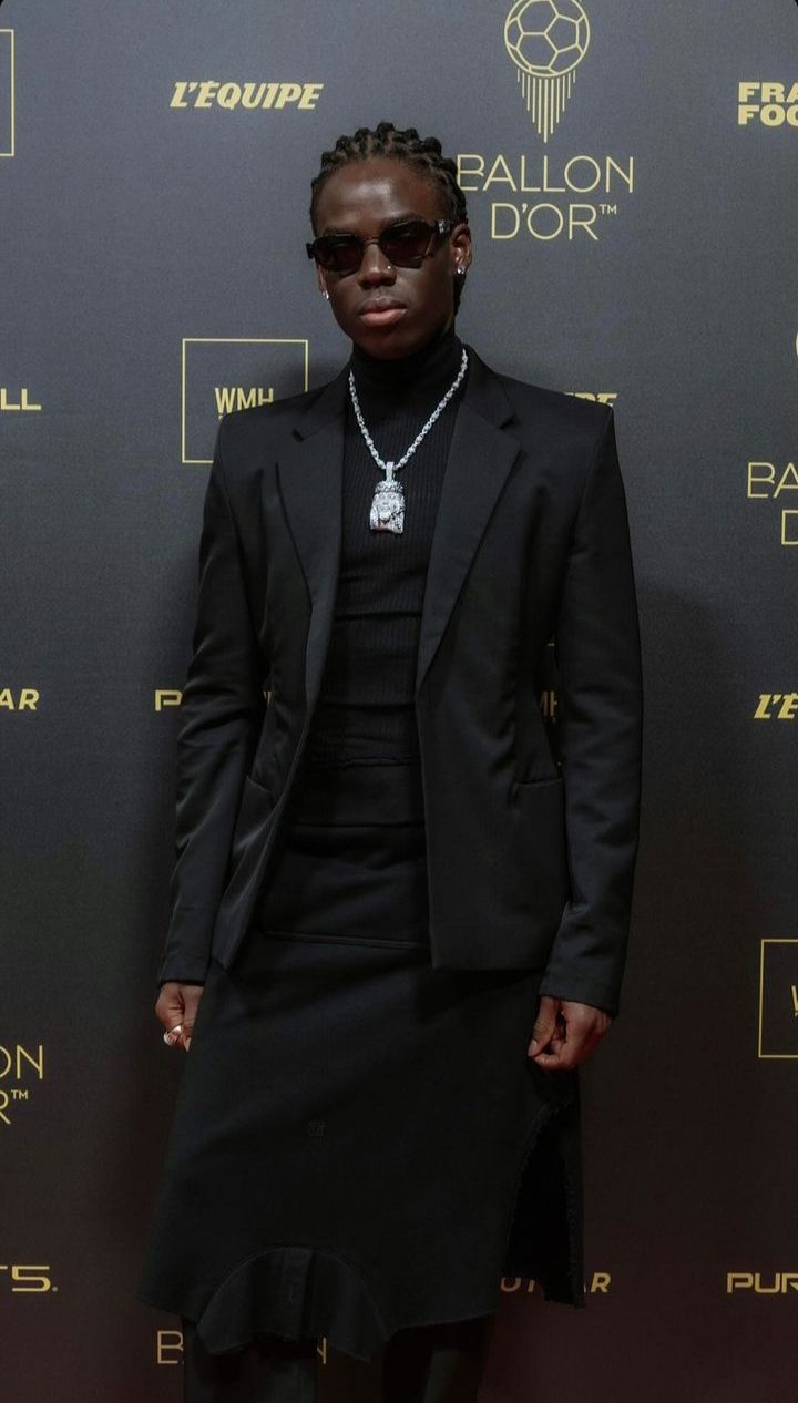 You are currently viewing Rema became the first African artist to appear on Billboard end of the end-of-the-year album chart.